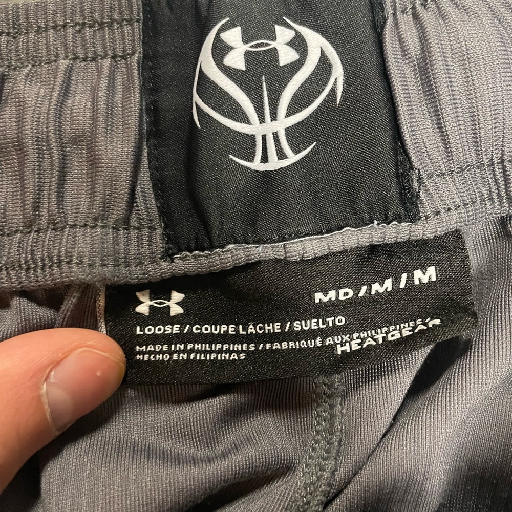 Men’s Underarmour Shorts Medium Heatgear Basketball Active Gym Sports - Picture 3 of 3